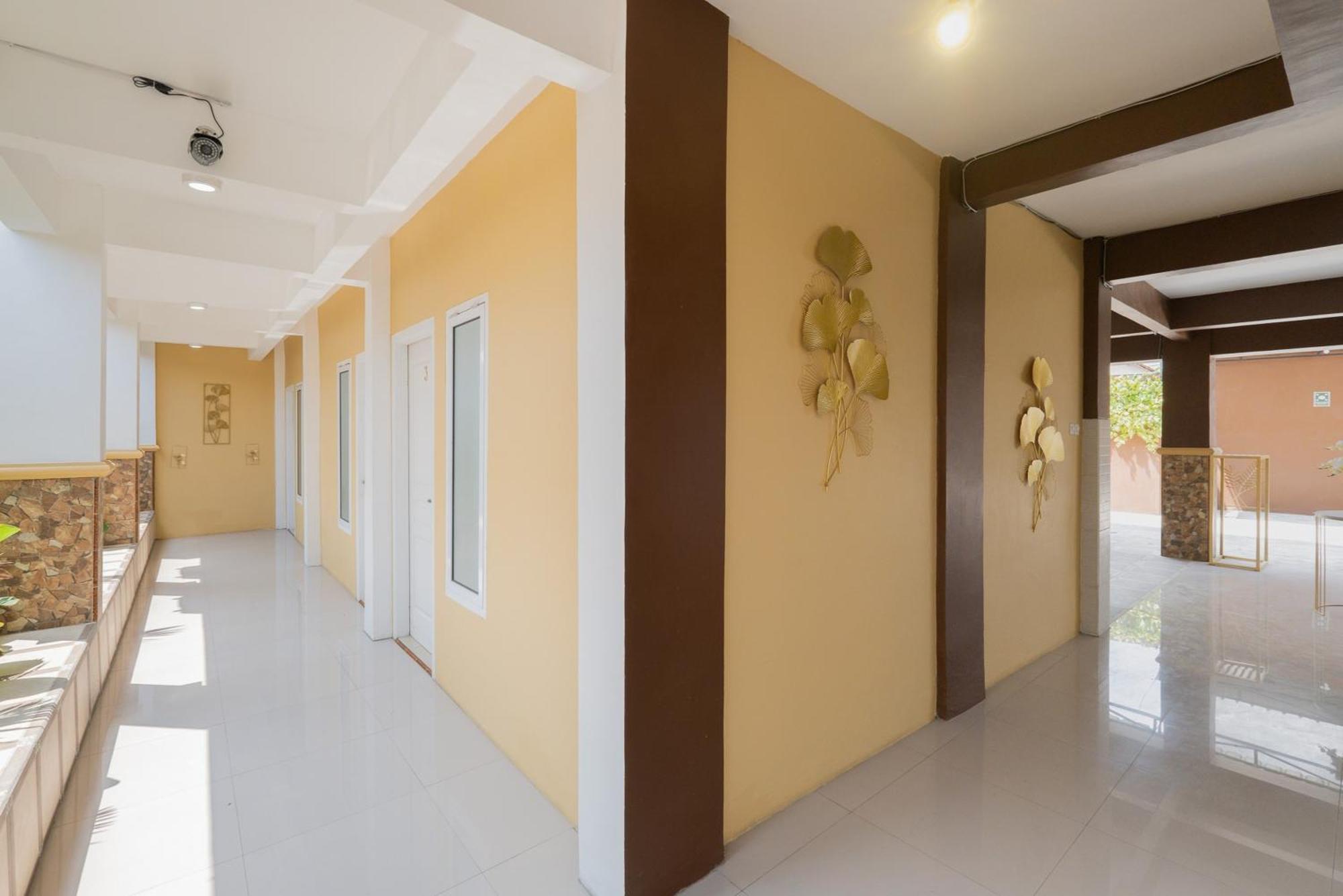 Reddoorz Syariah Near Rsud Dr Iskak Tulungagung Hotell Kedungwaru Exteriör bild