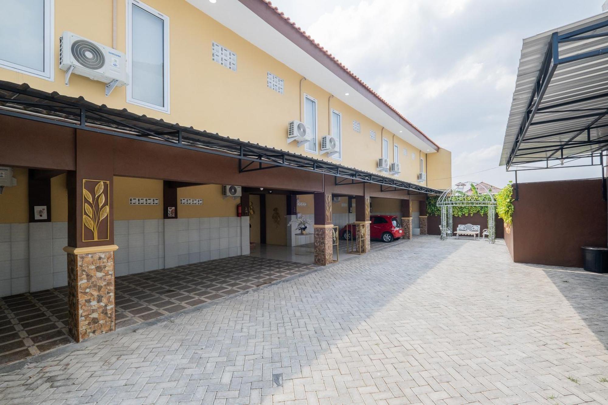 Reddoorz Syariah Near Rsud Dr Iskak Tulungagung Hotell Kedungwaru Exteriör bild
