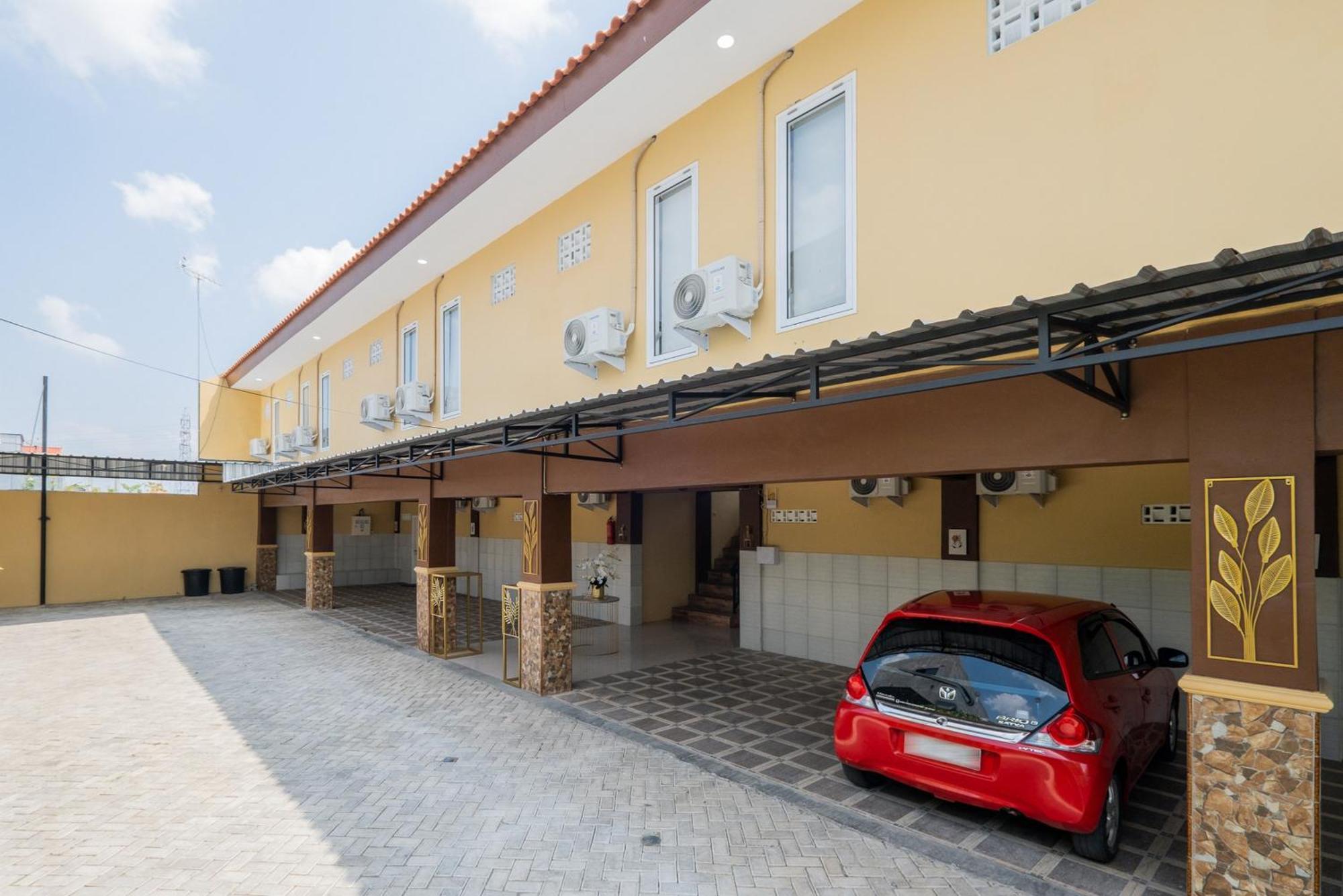 Reddoorz Syariah Near Rsud Dr Iskak Tulungagung Hotell Kedungwaru Exteriör bild