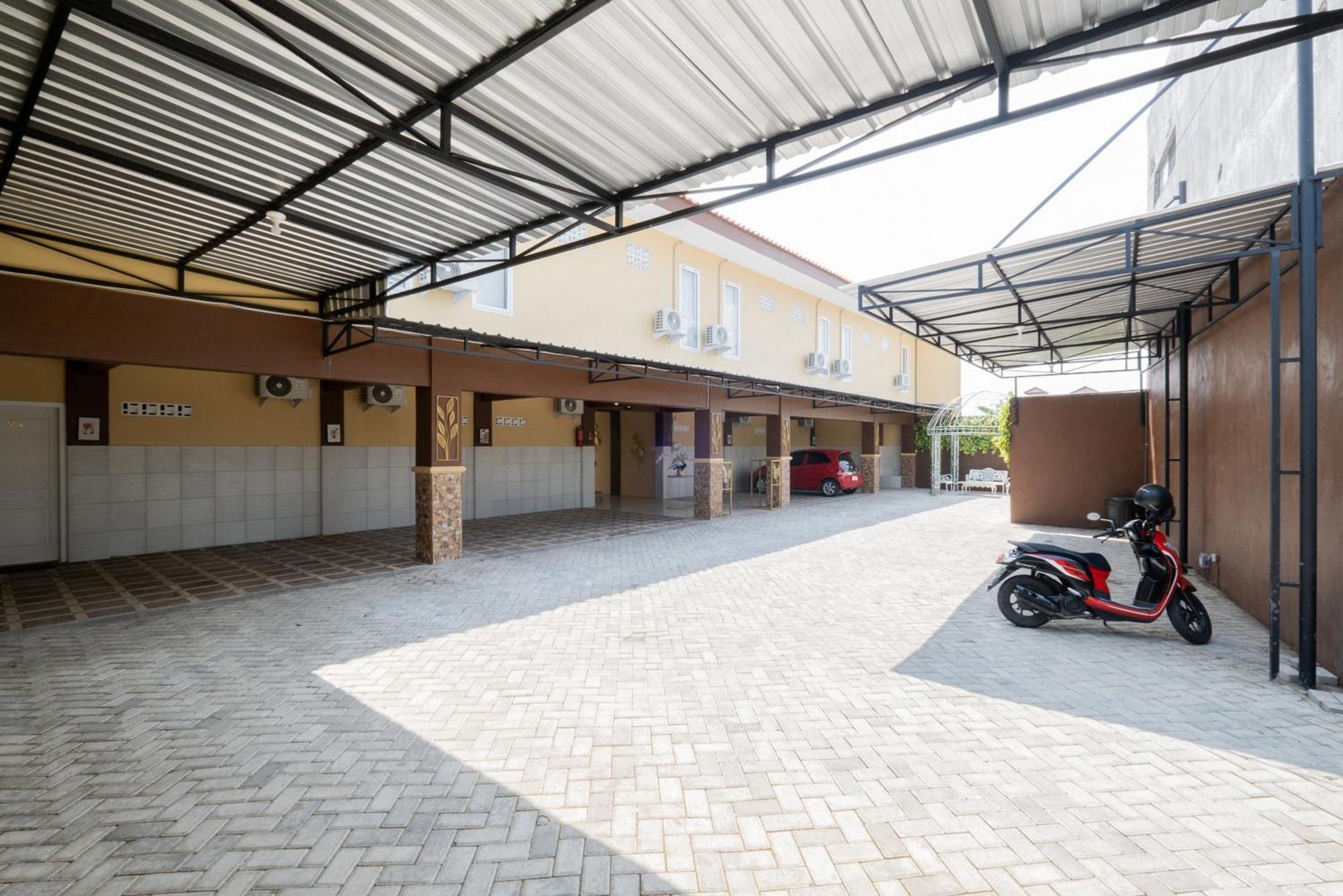 Reddoorz Syariah Near Rsud Dr Iskak Tulungagung Hotell Kedungwaru Exteriör bild