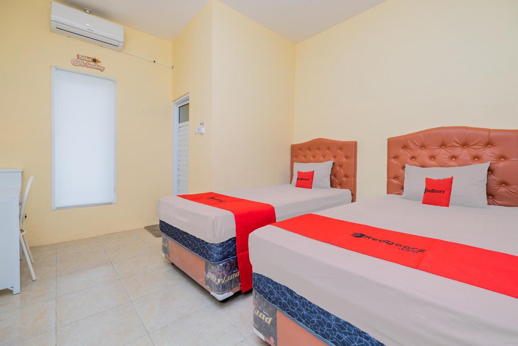 Reddoorz Syariah Near Rsud Dr Iskak Tulungagung Hotell Kedungwaru Exteriör bild