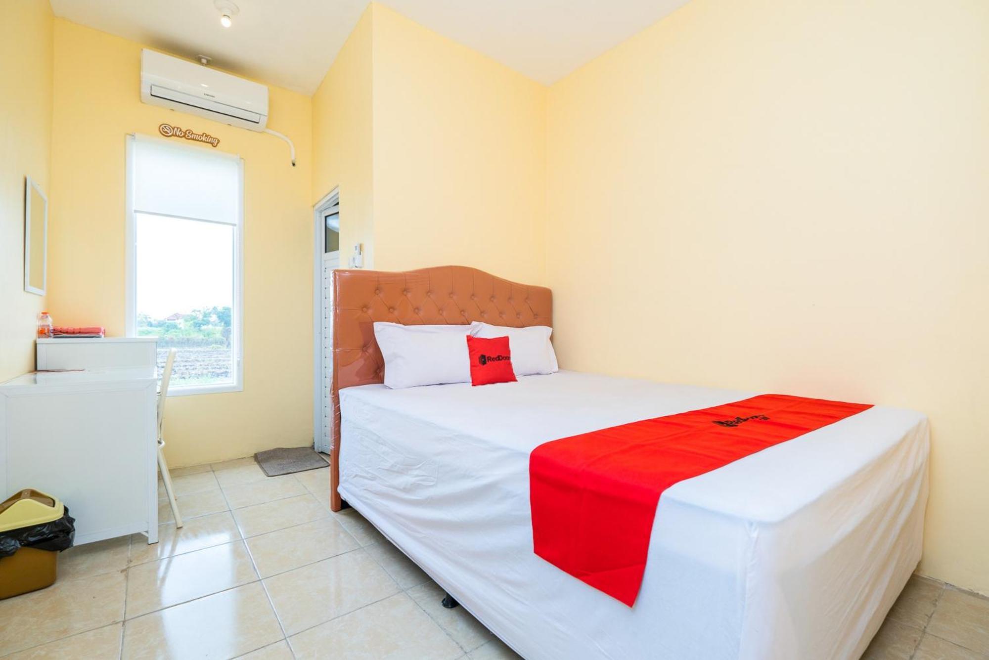 Reddoorz Syariah Near Rsud Dr Iskak Tulungagung Hotell Kedungwaru Exteriör bild