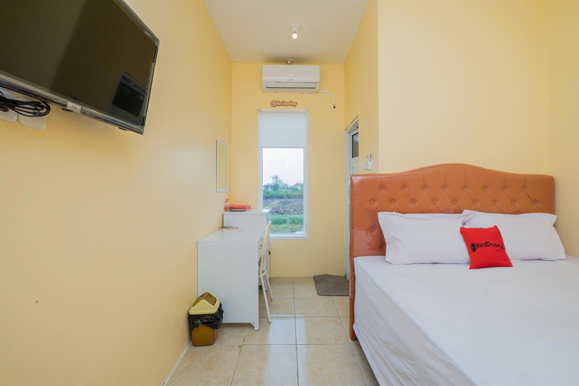 Reddoorz Syariah Near Rsud Dr Iskak Tulungagung Hotell Kedungwaru Exteriör bild